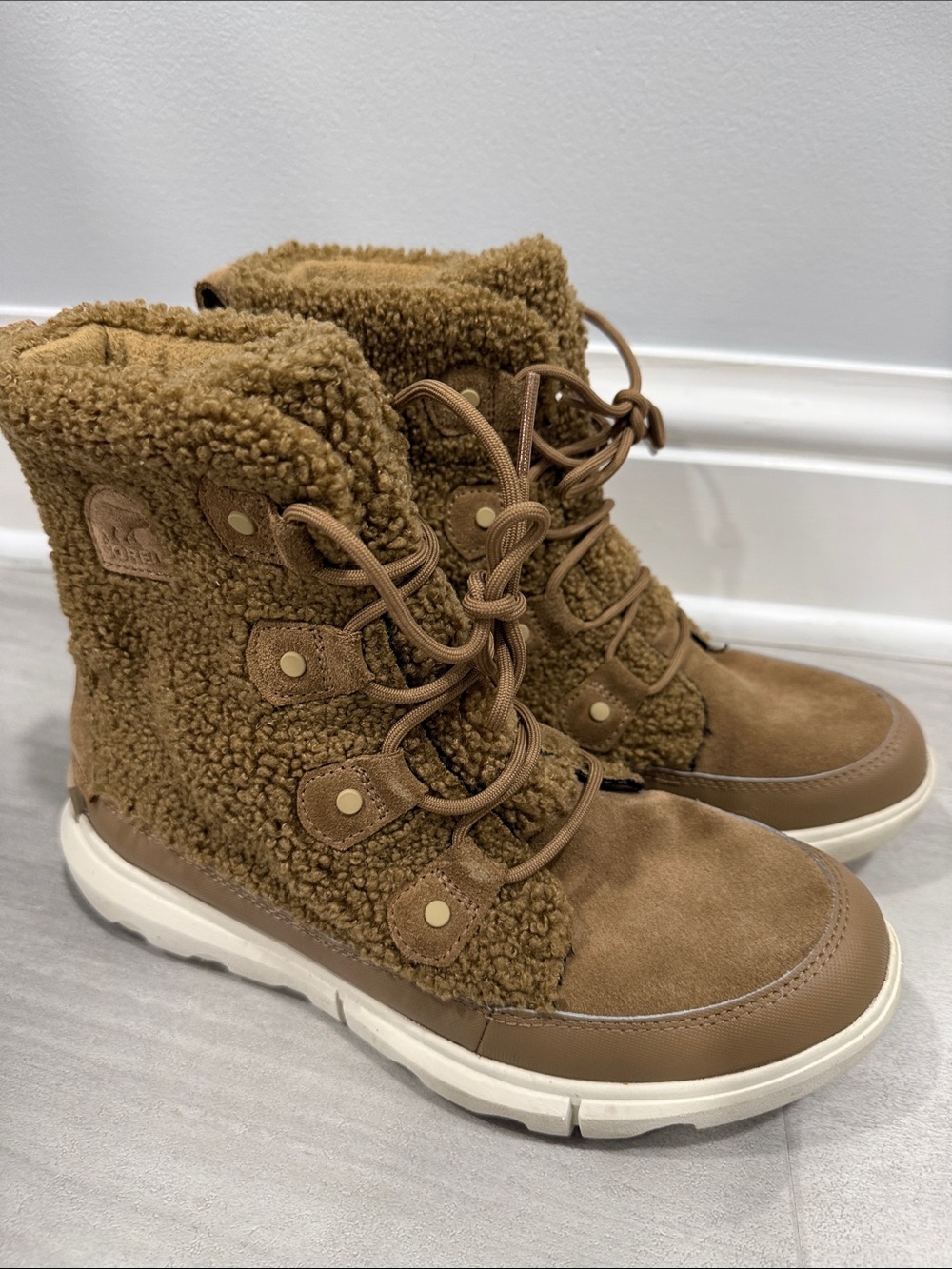 Women Sorel Tan Sherpa-Lined Lace-Up Winter Boots